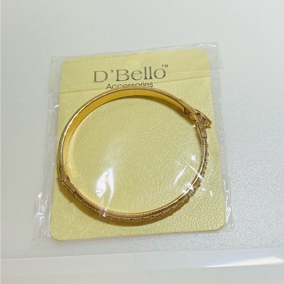 Elegant Gold-Tone Rhinestone Bangle Bracelet for Women NEW - Picture 5 of 5